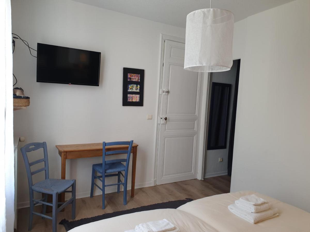 Chambres D'Hotes Et Gites- L'Abri Sous Roche Tautavel Kültér fotó