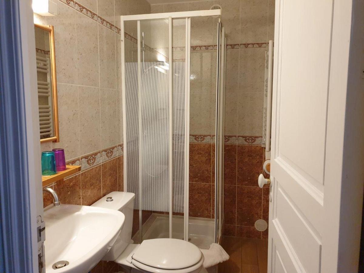 Chambres D'Hotes Et Gites- L'Abri Sous Roche Tautavel Kültér fotó
