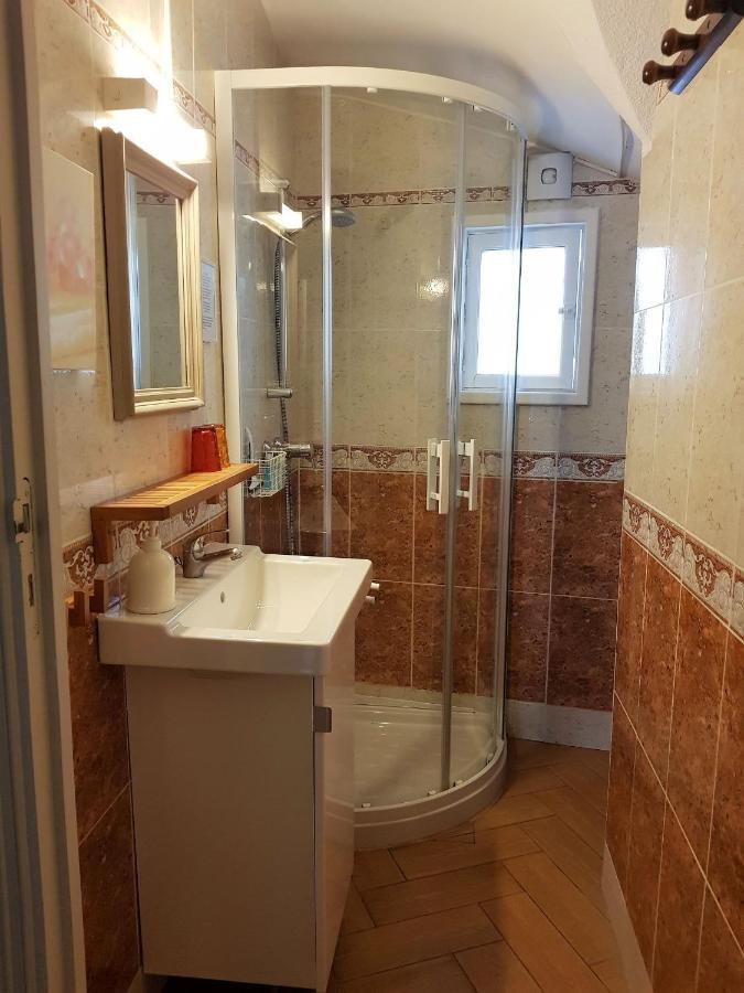 Chambres D'Hotes Et Gites- L'Abri Sous Roche Tautavel Kültér fotó