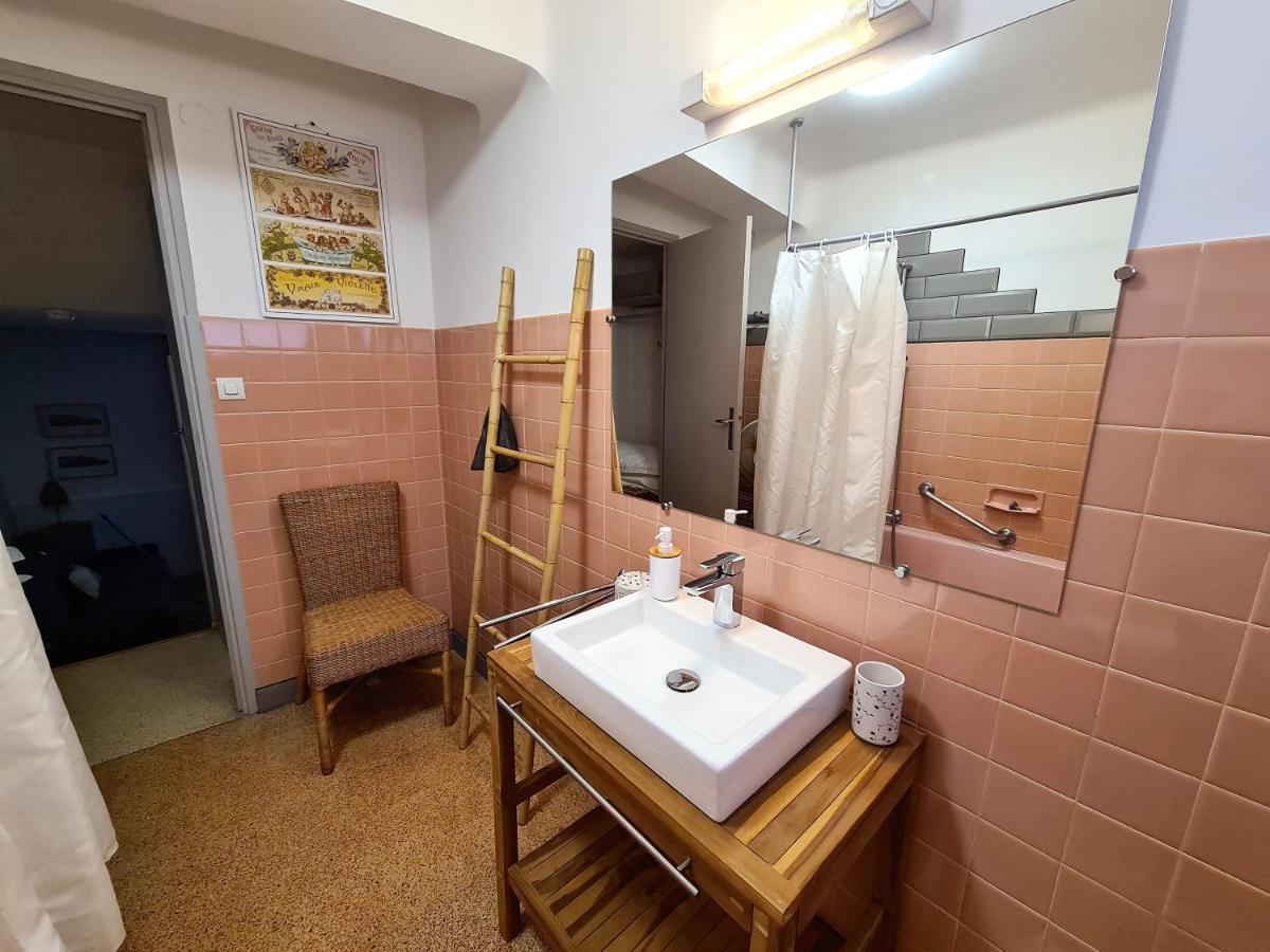 Chambres D'Hotes Et Gites- L'Abri Sous Roche Tautavel Kültér fotó