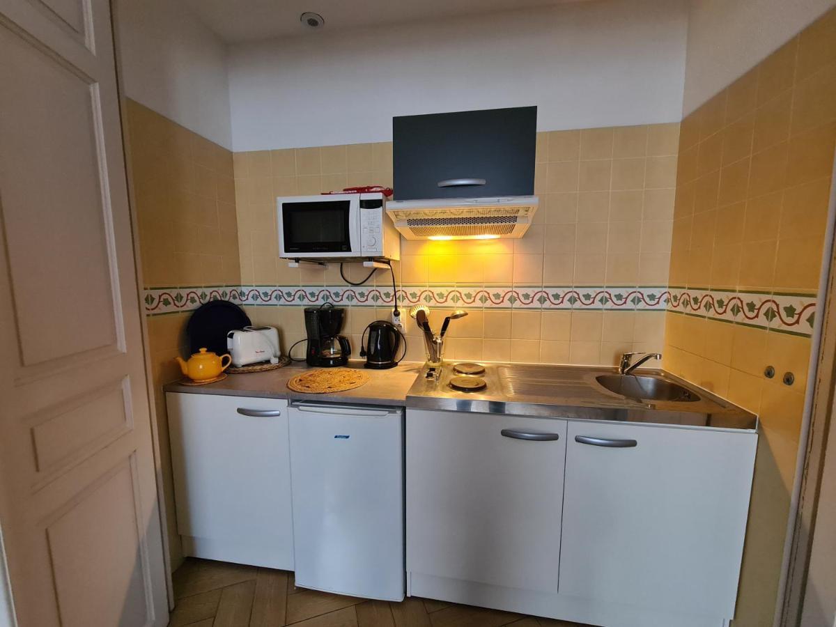Chambres D'Hotes Et Gites- L'Abri Sous Roche Tautavel Kültér fotó