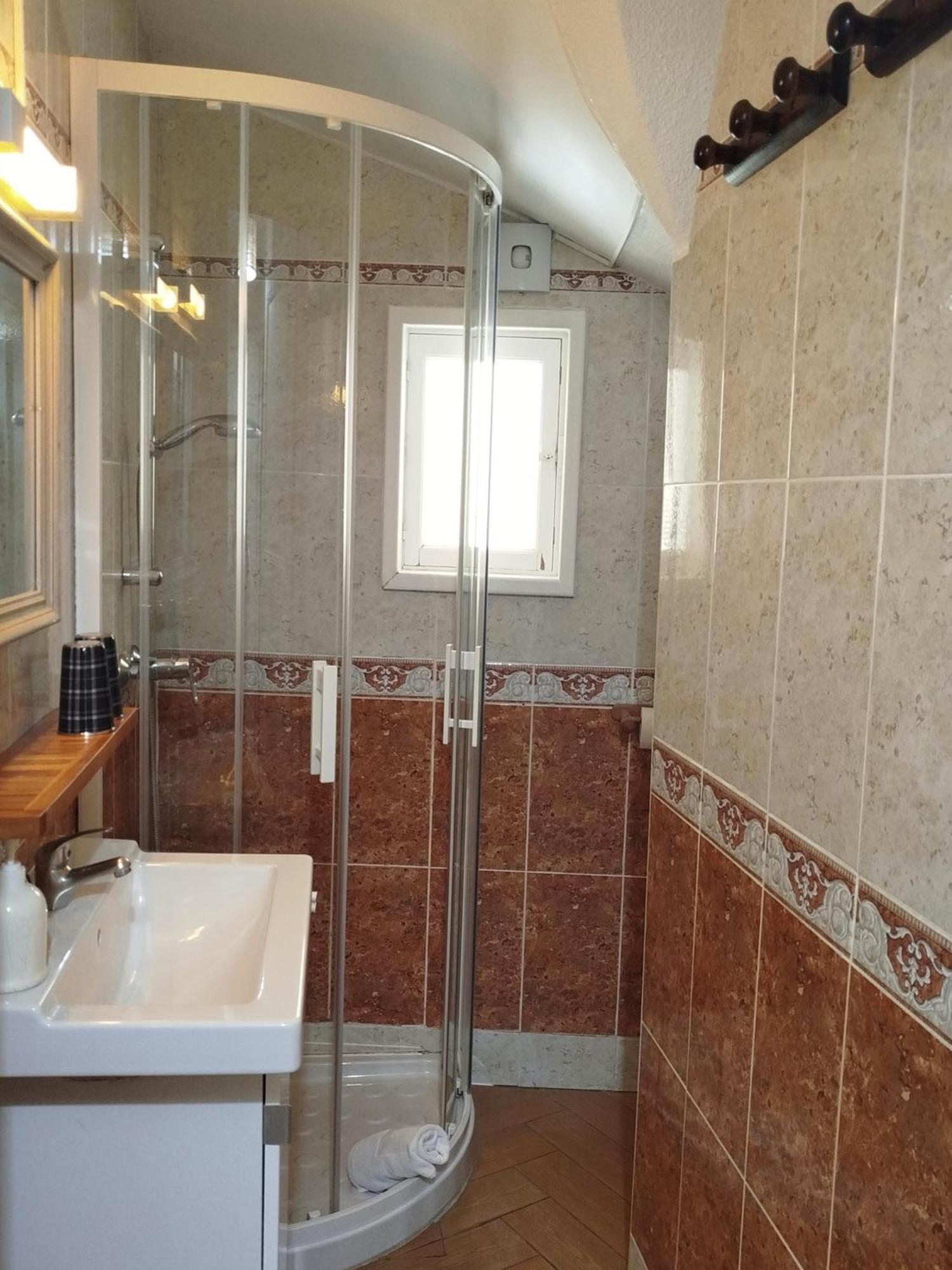 Chambres D'Hotes Et Gites- L'Abri Sous Roche Tautavel Kültér fotó